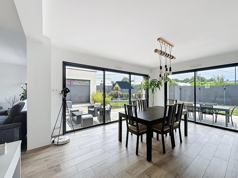 Maison contemporaine - 151 m² - 7 pièces