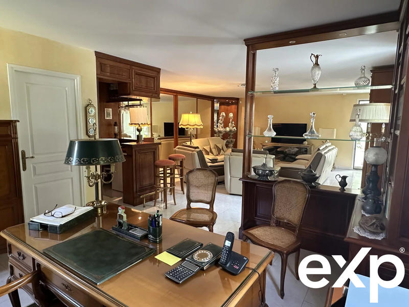 Maison - 200 m² - 7 pièces