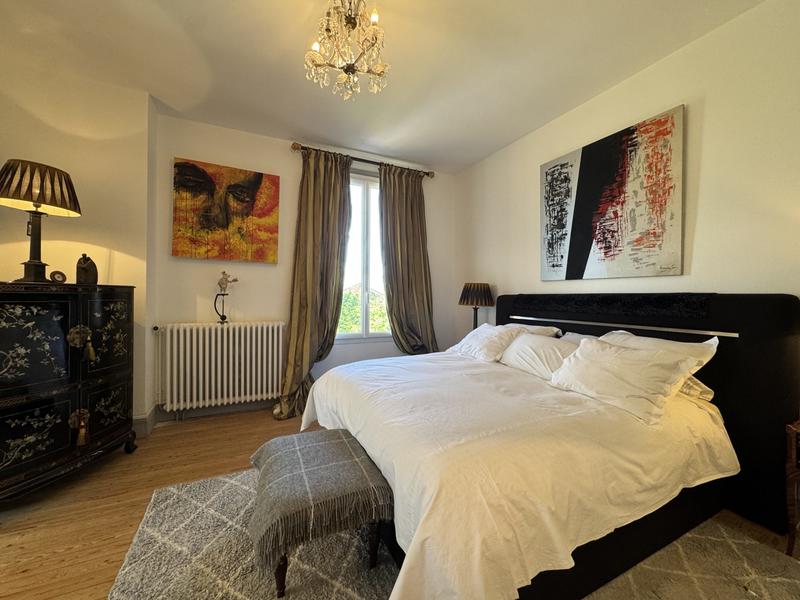 Maison - 700 m² - 15 pièces