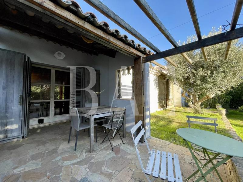 Villa - 273 m² - 12 pièces