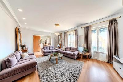 Appartement - 201 m² - 6 pièces
