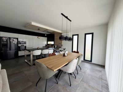 Maison contemporaine - 204 m² - 7 pièces
