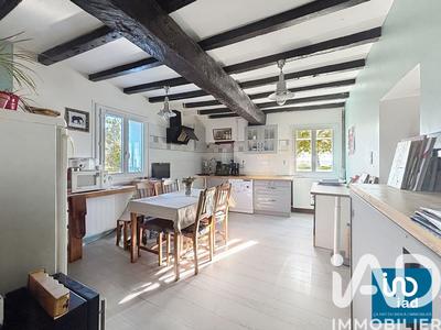 Maison - 233 m² - 9 pièces