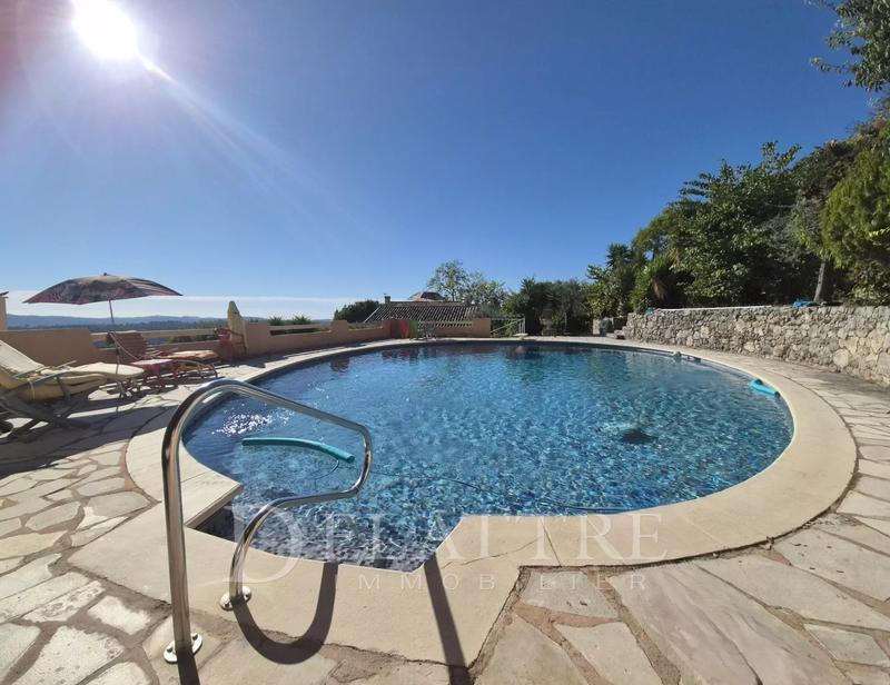 Maison - 192 m² - 7 pièces