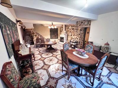 Maison de village - 208 m² - 9 pièces