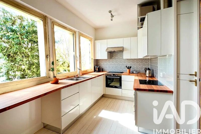 Maison - 182 m² - 8 pièces