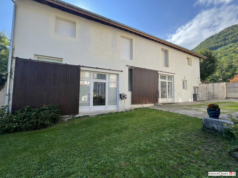 Maison - 200 m² - 6 pièces