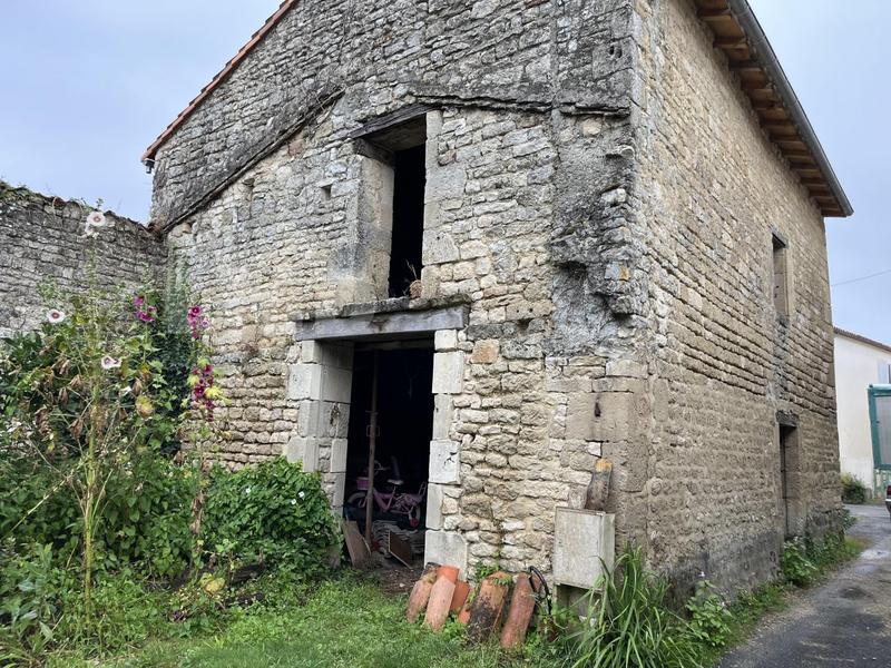 Maison en pierre - 72 m² - 2 pièces