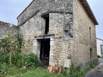 Maison en pierre - 72 m² - 2 pièces