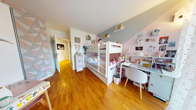 Appartement - 90 m² - 4 pièces