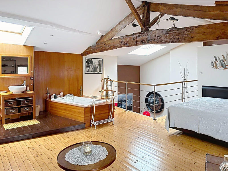 Loft - 128 m² - 3 pièces