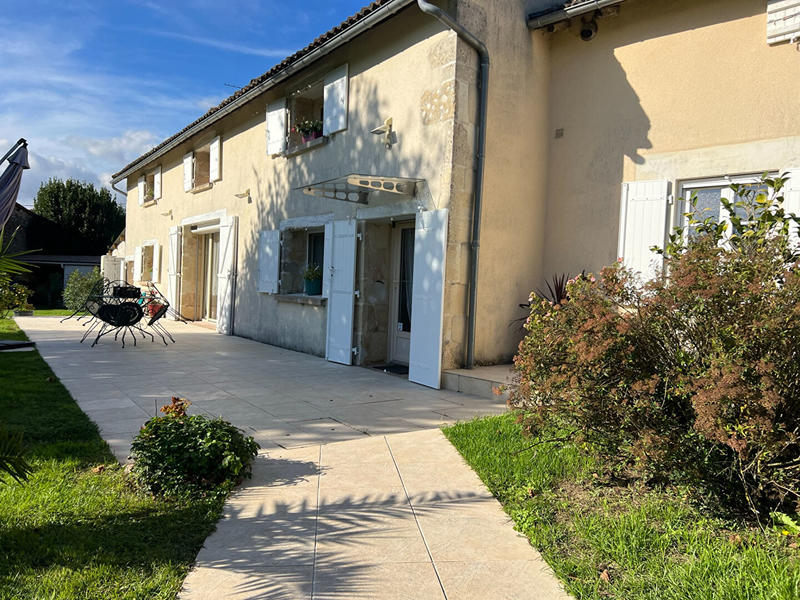 Maison - 227 m² - 5 pièces