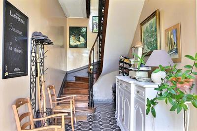 Maison - 211 m² - 6 pièces