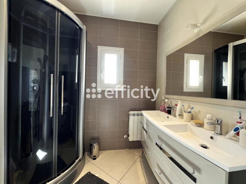 Maison - 136 m² - 6 pièces