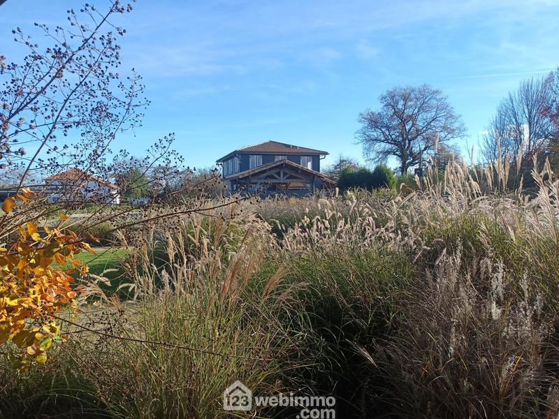 Maison - 737 m² - 20 pièces