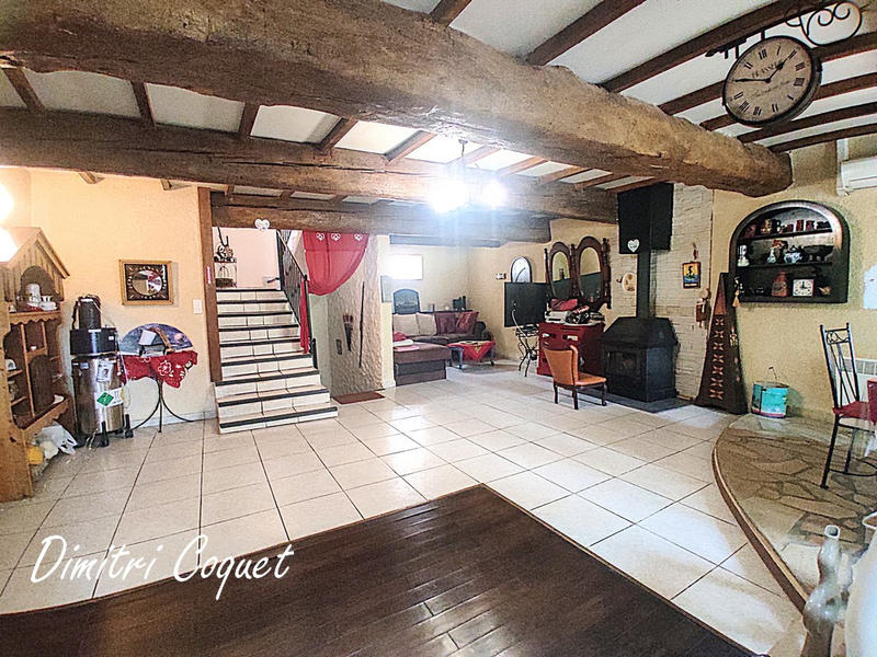 Maison - 205 m² - 7 pièces