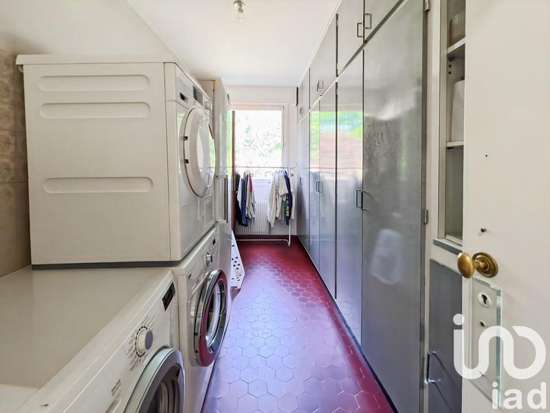 Appartement - 206 m² - 9 pièces