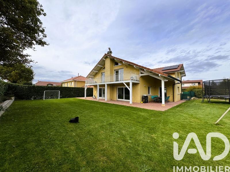 Maison - 215 m² - 6 pièces