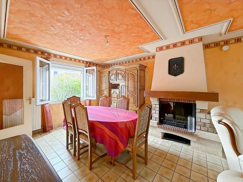 Maison - 95 m² - 5 pièces