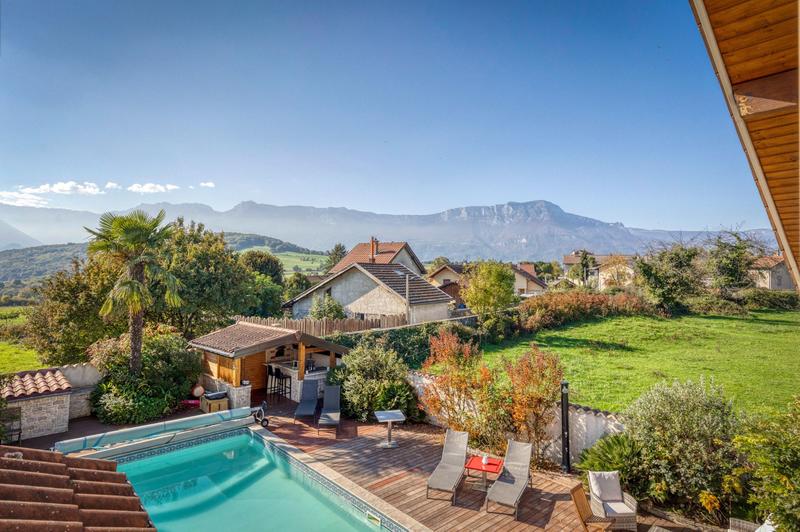 Maison - 246 m² - 10 pièces