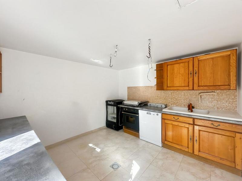 Maison - 250 m² - 10 pièces