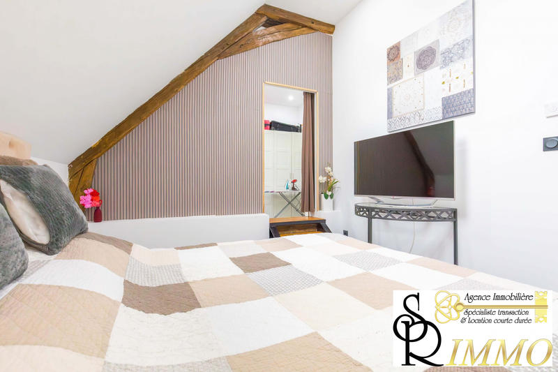 Maison - 201 m² - 7 pièces