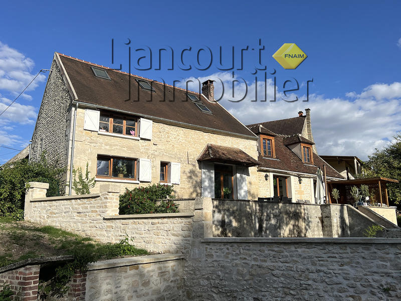 Maison - 144 m² - 6 pièces