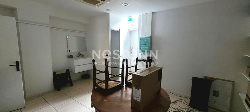 Local commercial - 45 m² - 2 pièces