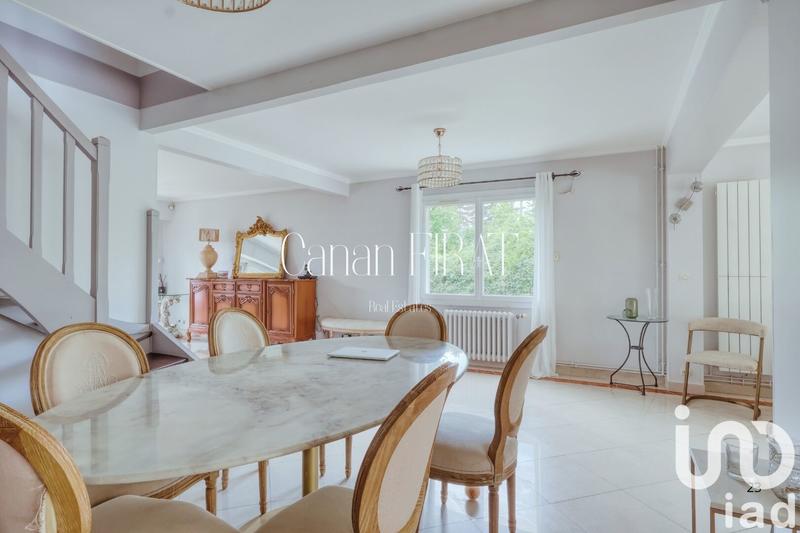 Maison - 195 m² - 7 pièces