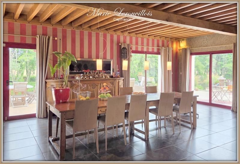 Maison - 440 m² - 12 pièces