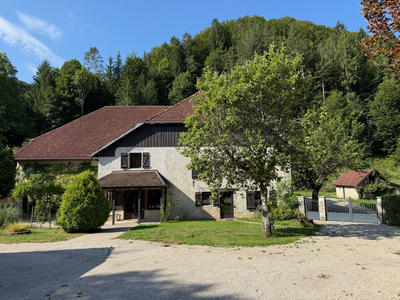 Propriété - 650 m² - 20 pièces