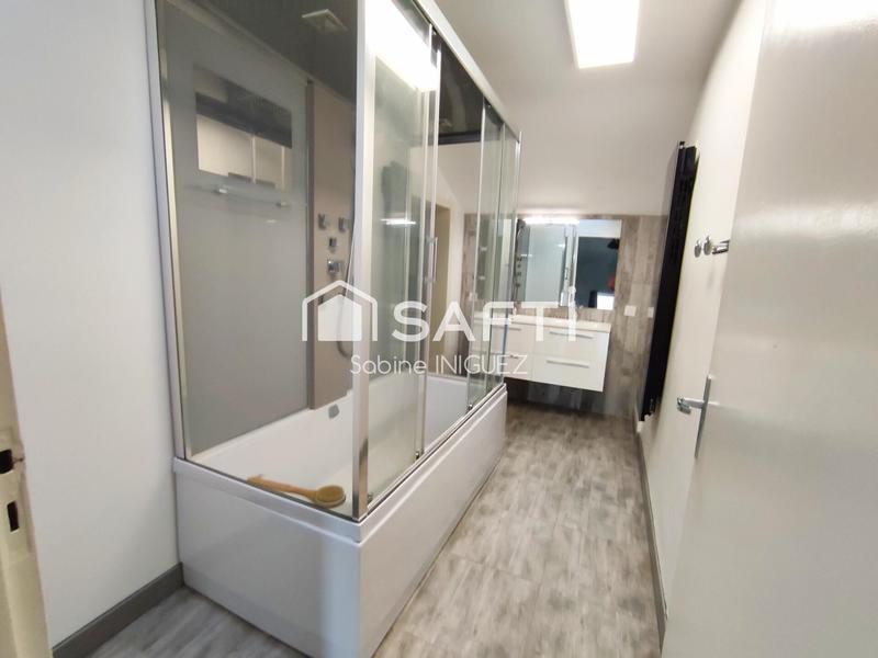 Maison - 206 m² - 10 pièces