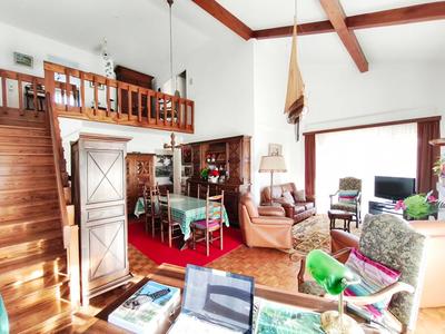 Maison - 181 m² - 7 pièces