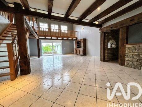 Maison - 237 m² - 6 pièces