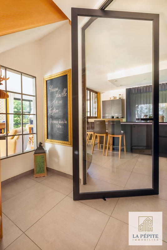 Maison - 138 m² - 5 pièces