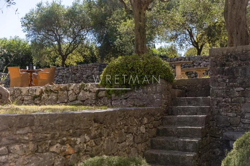 Maison - 174 m² - 7 pièces