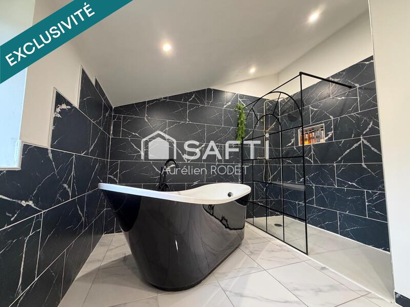 Maison - 180 m² - 5 pièces