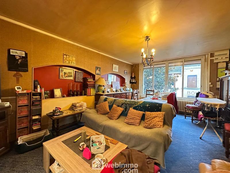 Maison - 305 m² - 12 pièces