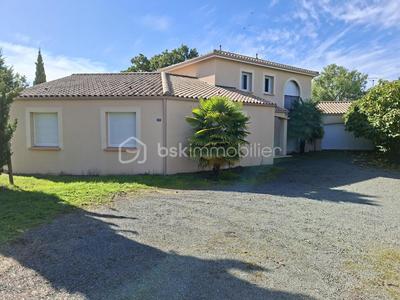 Demeure - 147 m² - 5 pièces