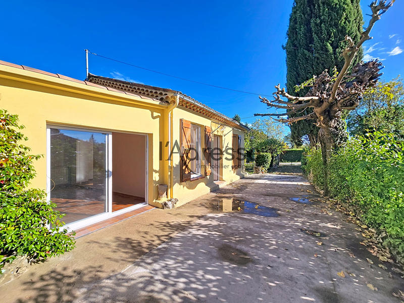 Villa - 100 m² - 5 pièces