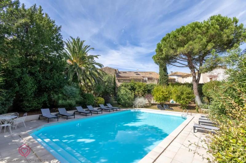 Propriété - 540 m² - 13 pièces