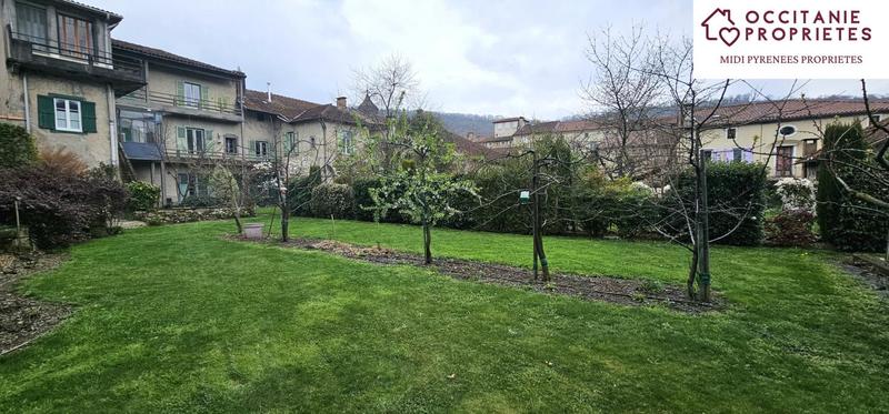 Maison de village - 242 m² - 10 pièces