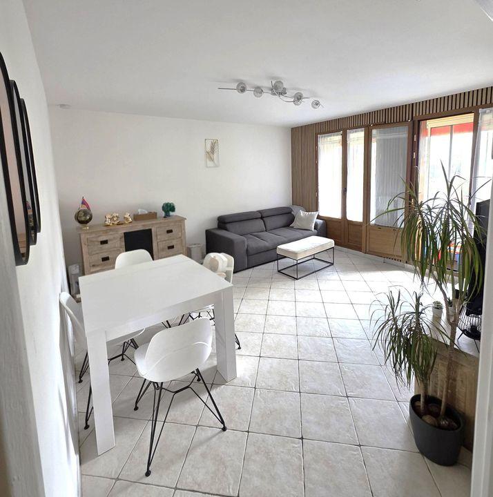 Appartement - 81 m² - 4 pièces