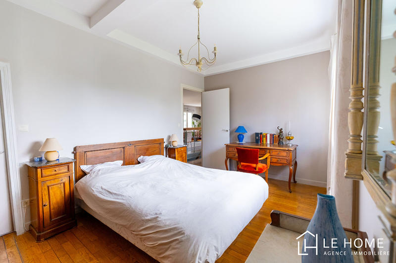 Maison - 195 m² - 8 pièces