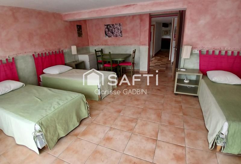 Maison - 367 m² - 13 pièces