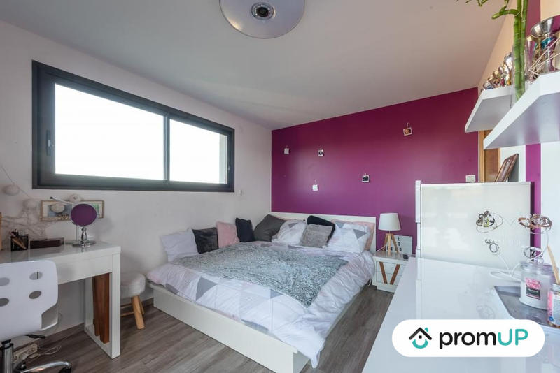 Maison - 260 m² - 7 pièces