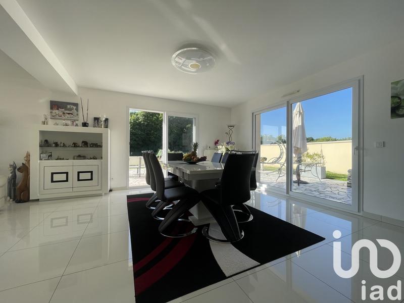 Maison - 222 m² - 7 pièces