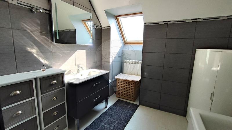 Maison - 165 m² - 8 pièces