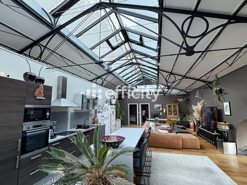 Loft - 144 m² - 5 pièces