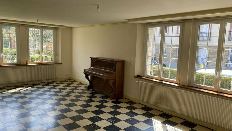 Maison en pierre - 251 m² - 8 pièces